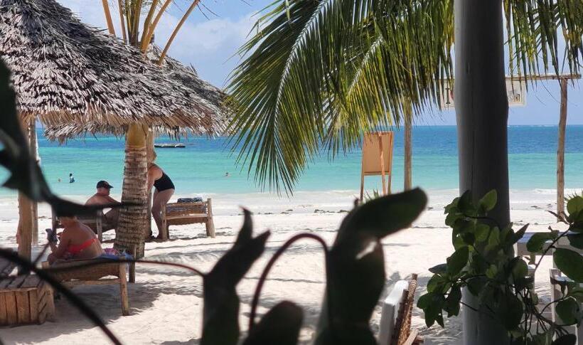 בית מלון כפרי Arya Boutique Resort