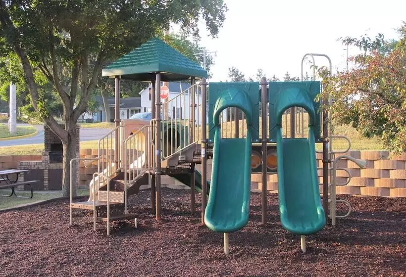 Black Hawk Motel & Suites