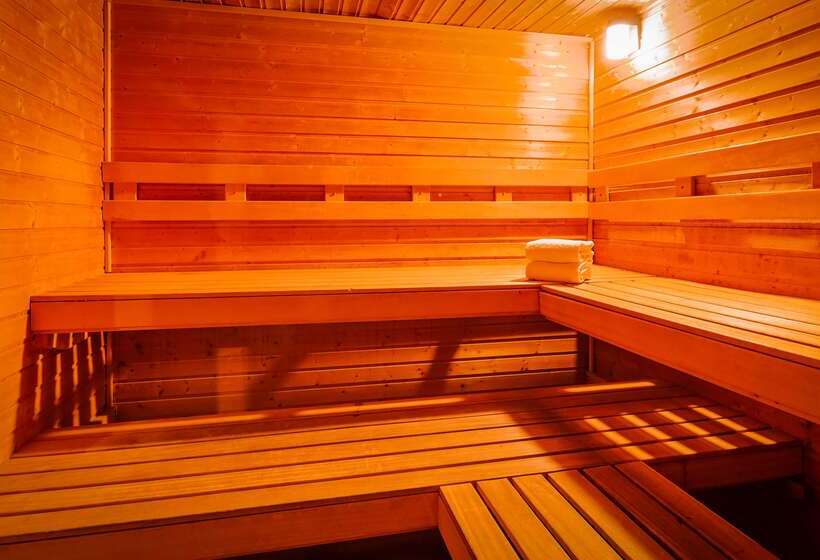 فندق Best Western Plus Rama Inn & Suites