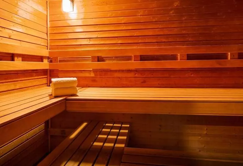 酒店 Best Western Plus Rama Inn & Suites