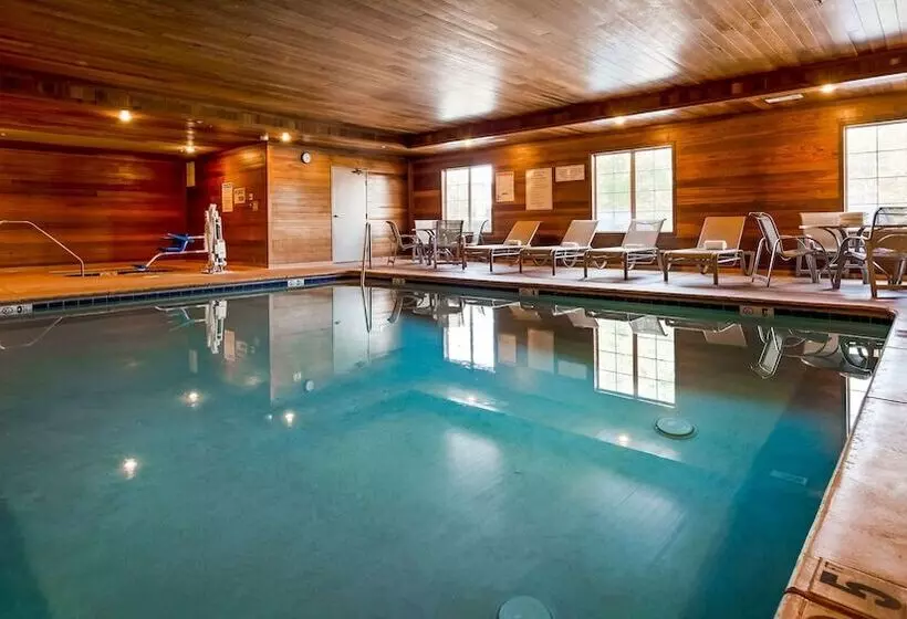 酒店 Best Western Plus Rama Inn & Suites