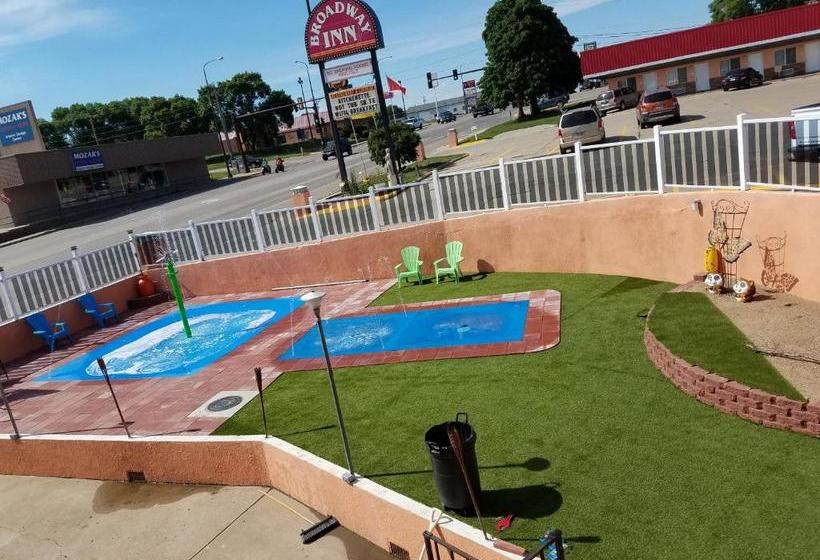 فندق Broadway Inn Yankton