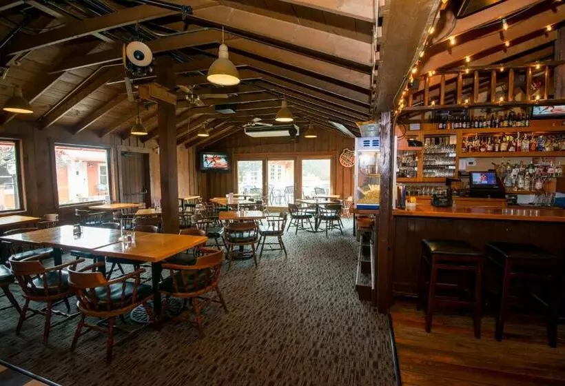 酒店 Brown County Inn