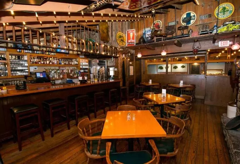 酒店 Brown County Inn