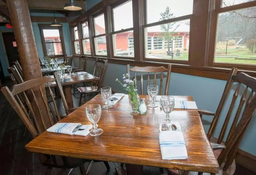 酒店 Brown County Inn