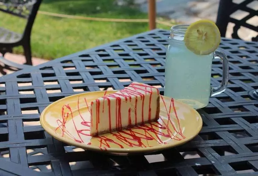 בית מלון כפרי Bryce Pioneer Village