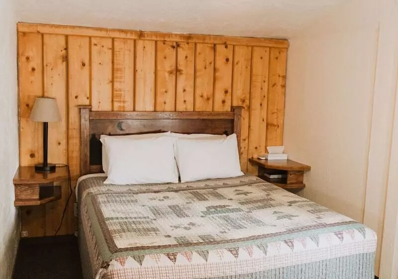 בית מלון כפרי Bryce Pioneer Village