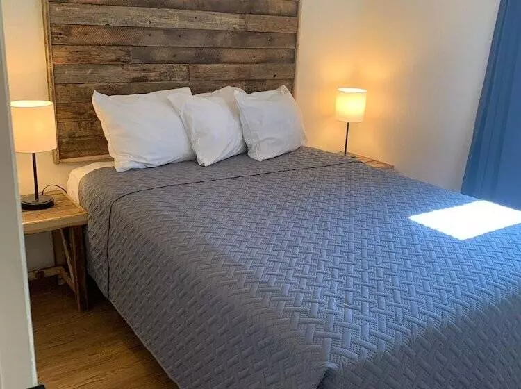 בית מלון כפרי Bryce Pioneer Village