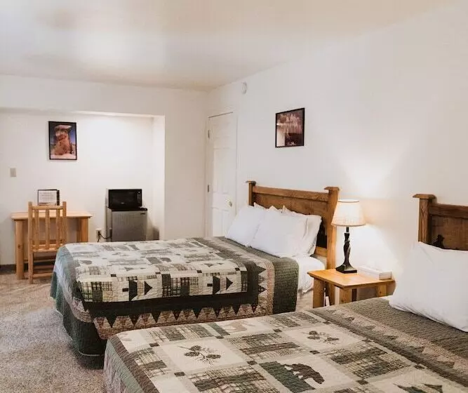 בית מלון כפרי Bryce Pioneer Village