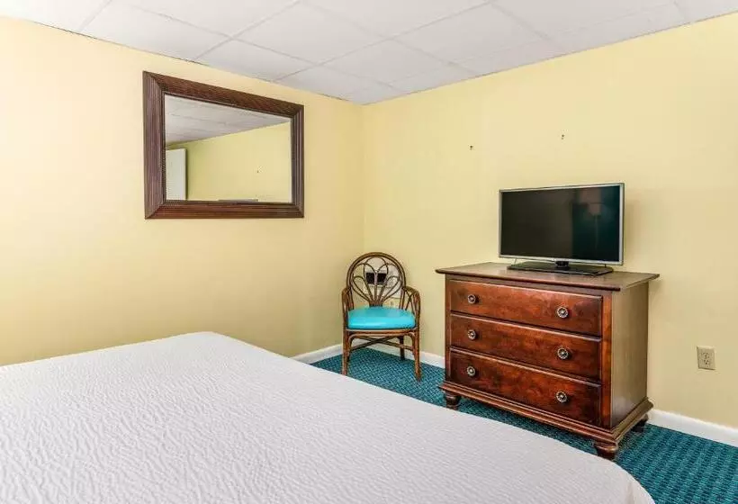 Отель Cayman Suites