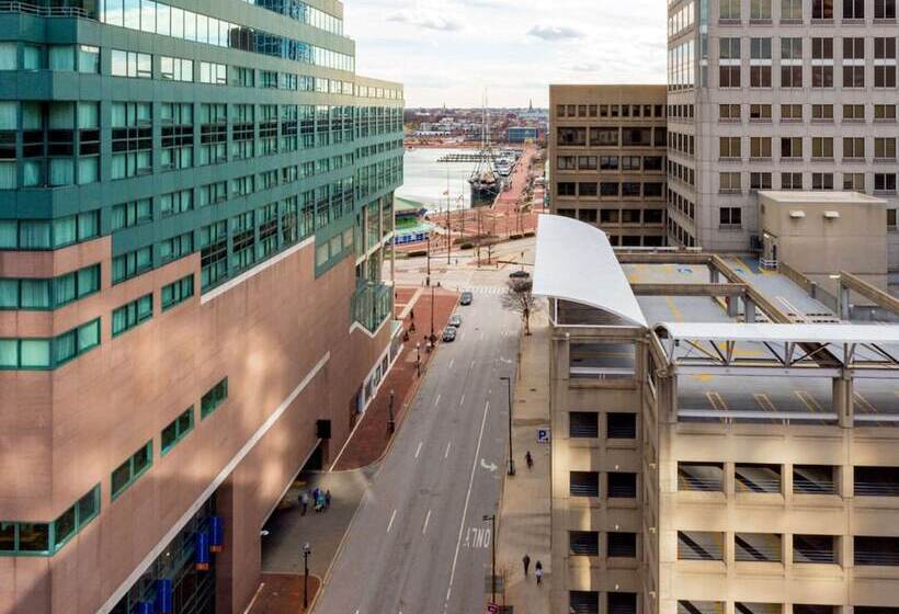 בית מלון כפרי Comfort Inn & Suites Baltimore Inner Harbor