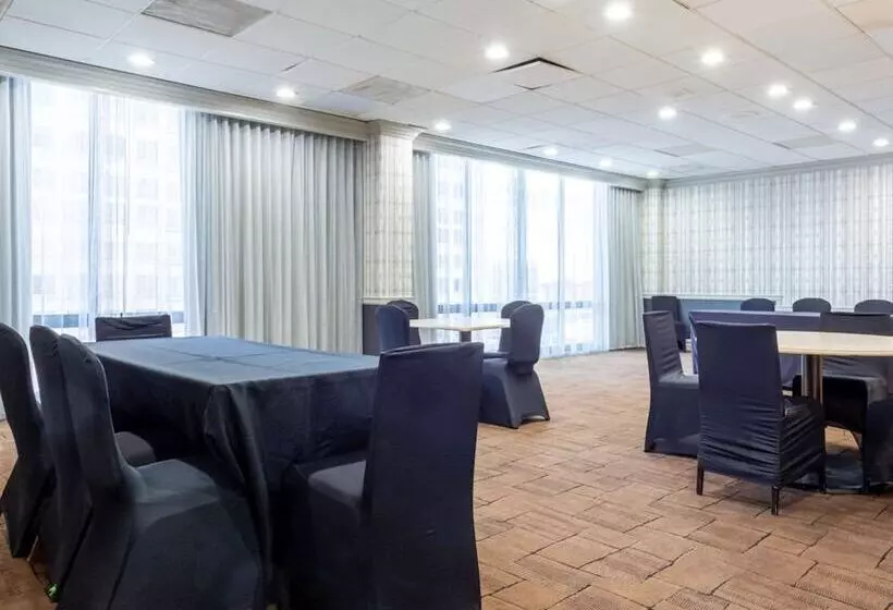 호텔 Comfort Inn & Suites Baltimore Inner Harbor