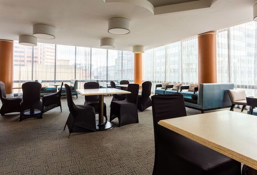 בית מלון כפרי Comfort Inn & Suites Baltimore Inner Harbor