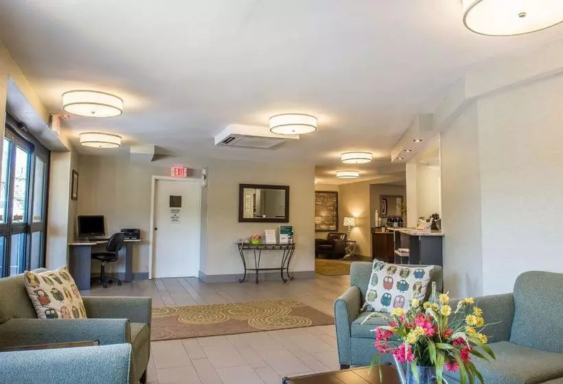 Отель Quality Inn University Center