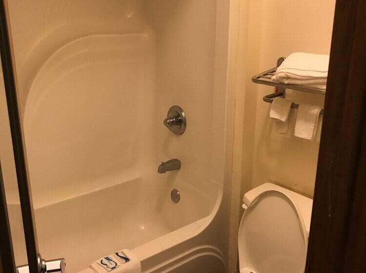 Отель Rocky Creek Inn