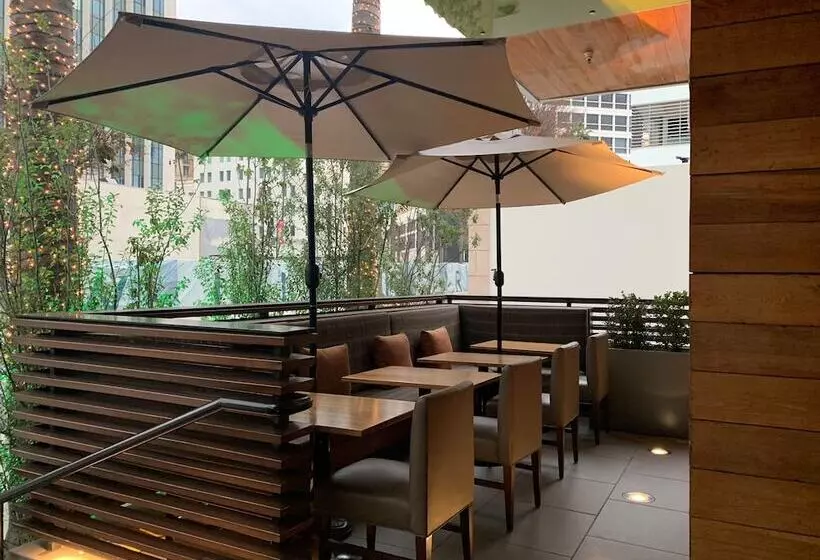 호텔 Sirtaj   Beverly Hills