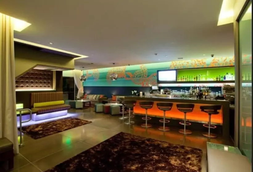 호텔 Sirtaj   Beverly Hills