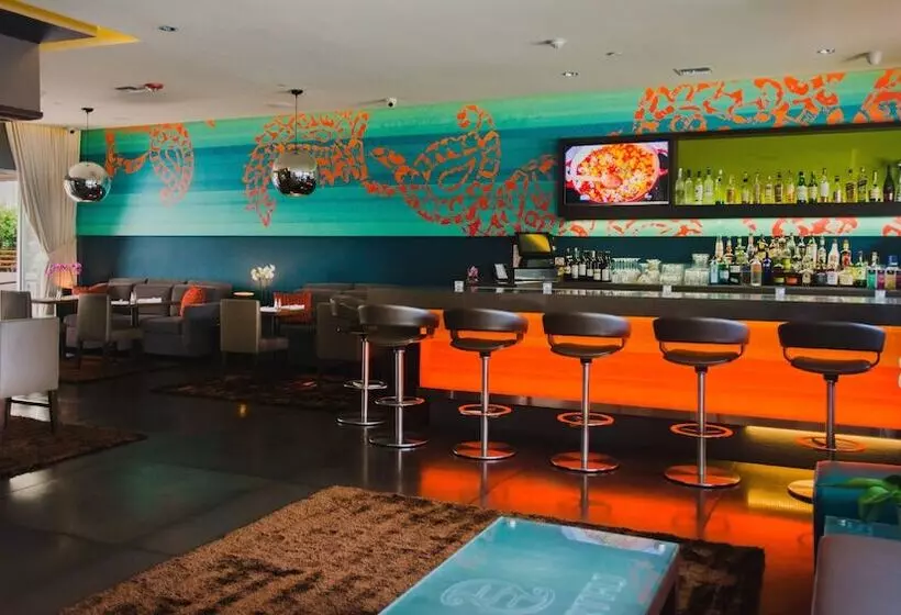 호텔 Sirtaj   Beverly Hills