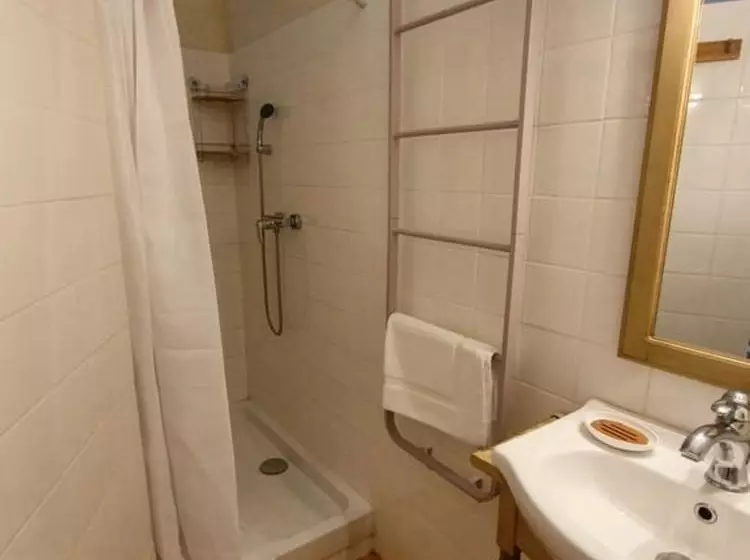 Aamiaismajoitus (B&B) Domaine Les Bayles   Chambres D Hôtes