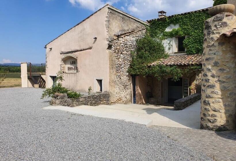 مبيت وإفطار Domaine Les Bayles   Chambres D Hôtes