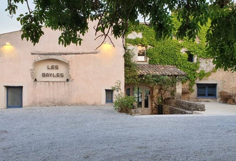 مبيت وإفطار Domaine Les Bayles   Chambres D Hôtes