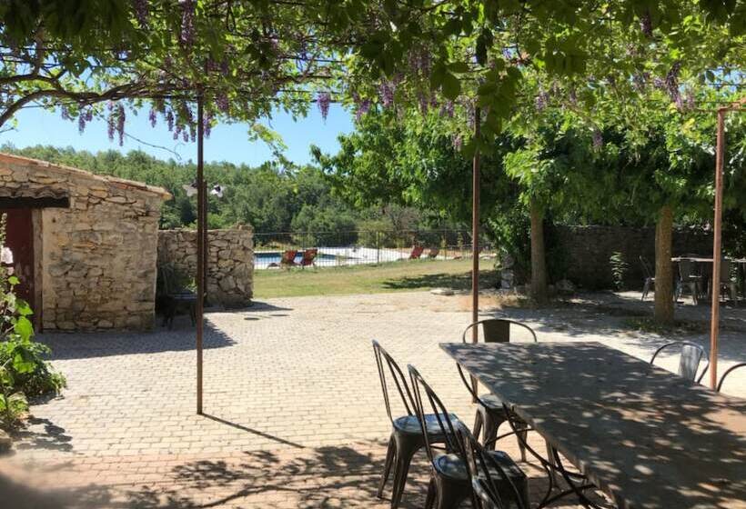 مبيت وإفطار Domaine Les Bayles   Chambres D Hôtes