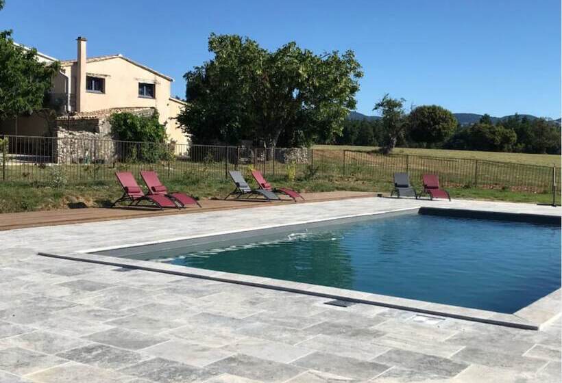 مبيت وإفطار Domaine Les Bayles   Chambres D Hôtes