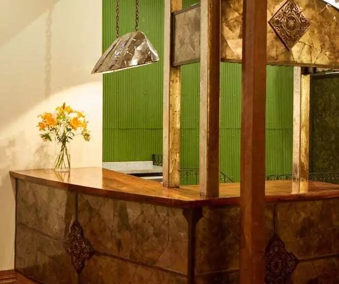 تختخواب و صبحانه Fortunata Chacana Guest House