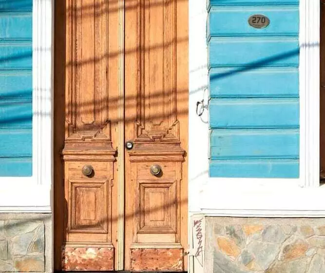 تختخواب و صبحانه Fortunata Chacana Guest House