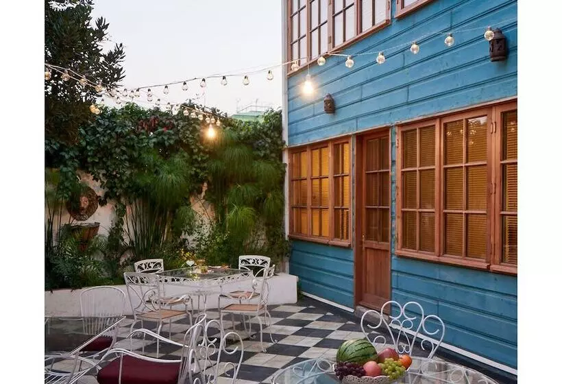 تختخواب و صبحانه Fortunata Chacana Guest House