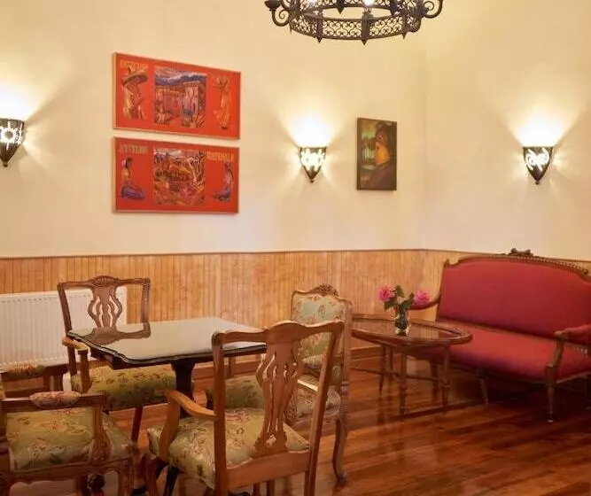 تختخواب و صبحانه Fortunata Chacana Guest House