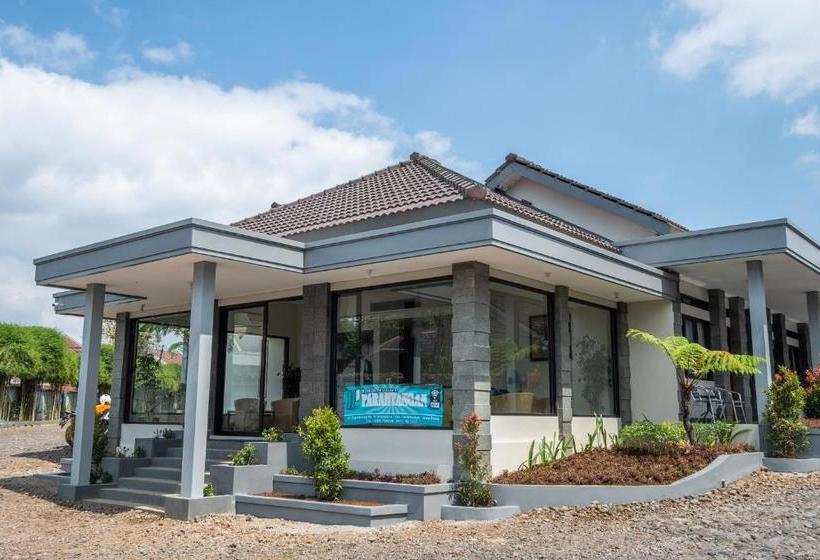 Hotell Oyo 1268 Parahyangan