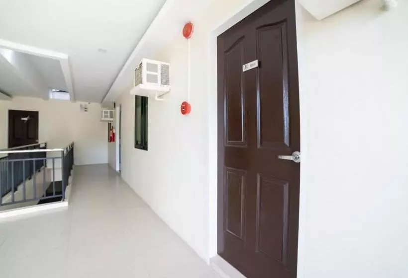 ホテル Oyo 235 R Residencia