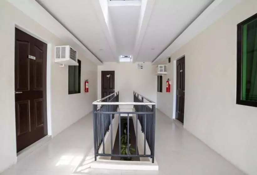 ホテル Oyo 235 R Residencia