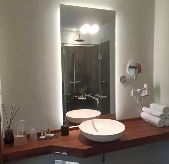 Motelplushotel Biggeseefront