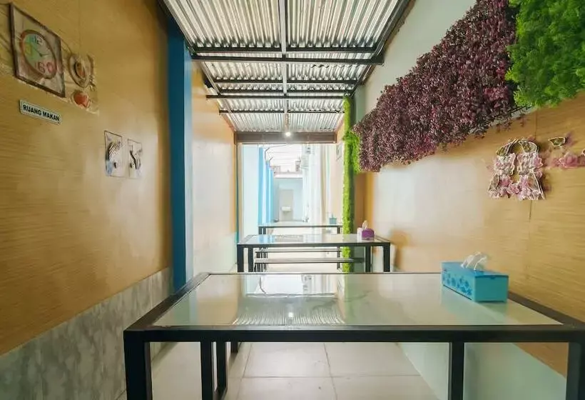 ベッドアンドブレックファースト Reddoorz Plus Near Palembang Icon Mall 2