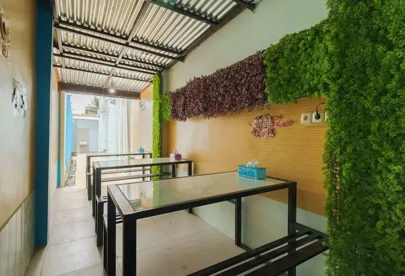 ベッドアンドブレックファースト Reddoorz Plus Near Palembang Icon Mall 2