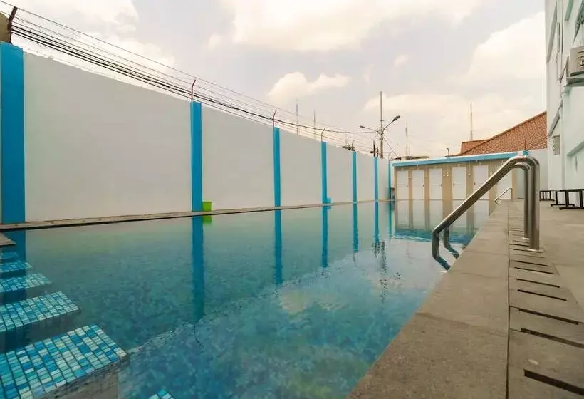 ベッドアンドブレックファースト Reddoorz Plus Near Palembang Icon Mall 2