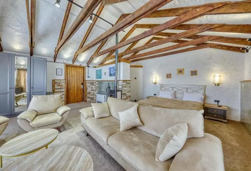 ホテル Alpine Castle