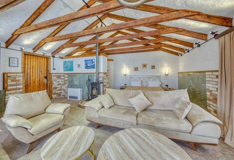 ホテル Alpine Castle