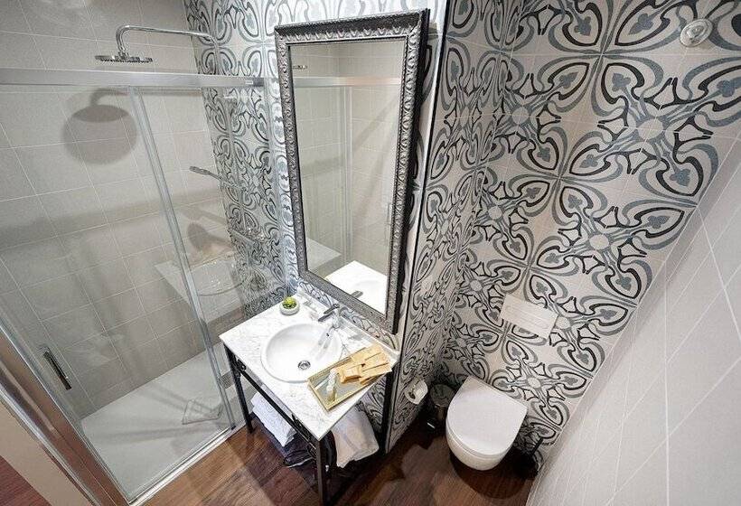 هتل Emblematico Agaldar