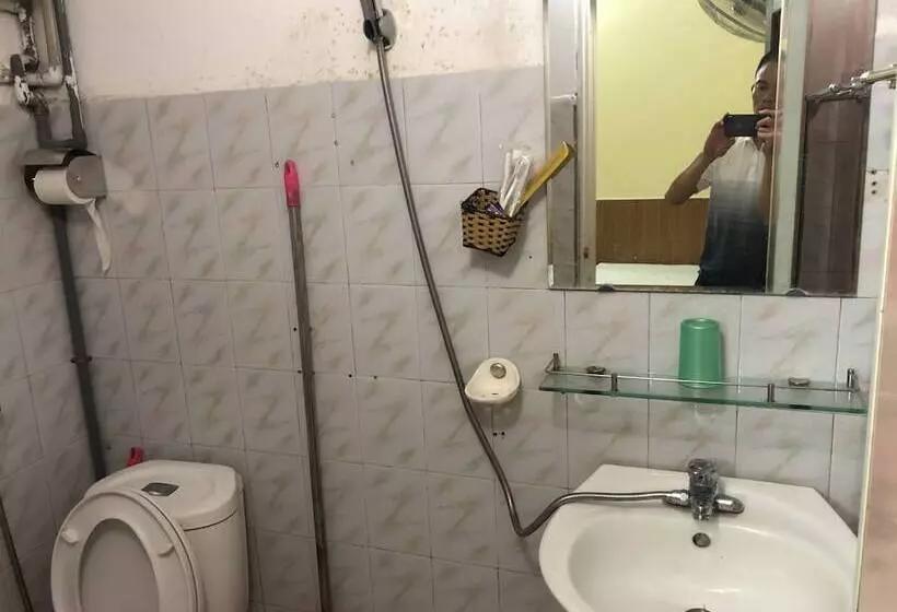 تختخواب و صبحانه V A Motel