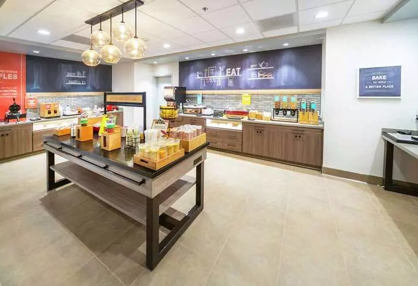 ホテル Hampton Inn & Suites Santa Maria