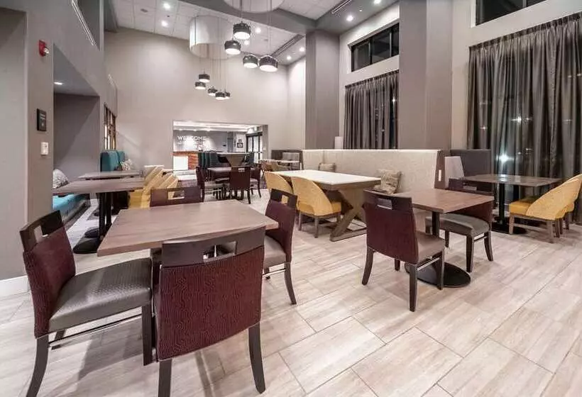 ホテル Hampton Inn & Suites Santa Maria