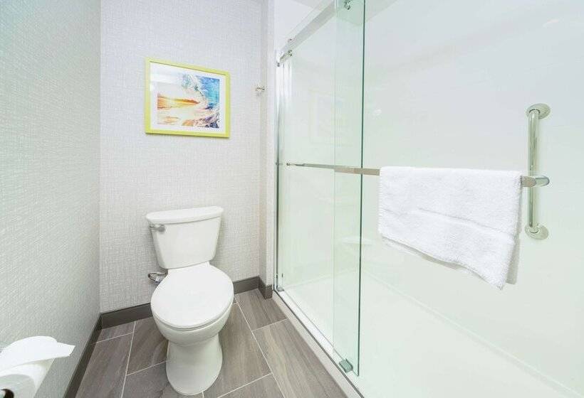 Отель Hampton Inn & Suites Santa Maria