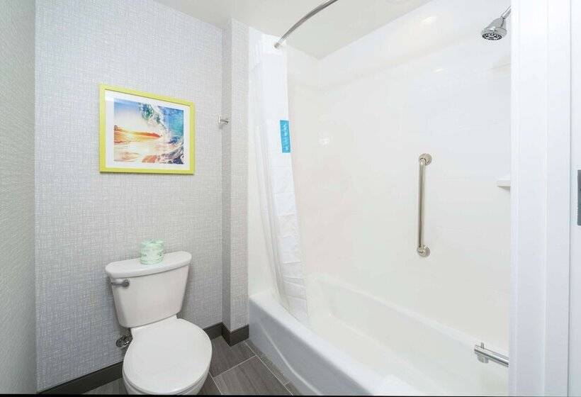 Отель Hampton Inn & Suites Santa Maria