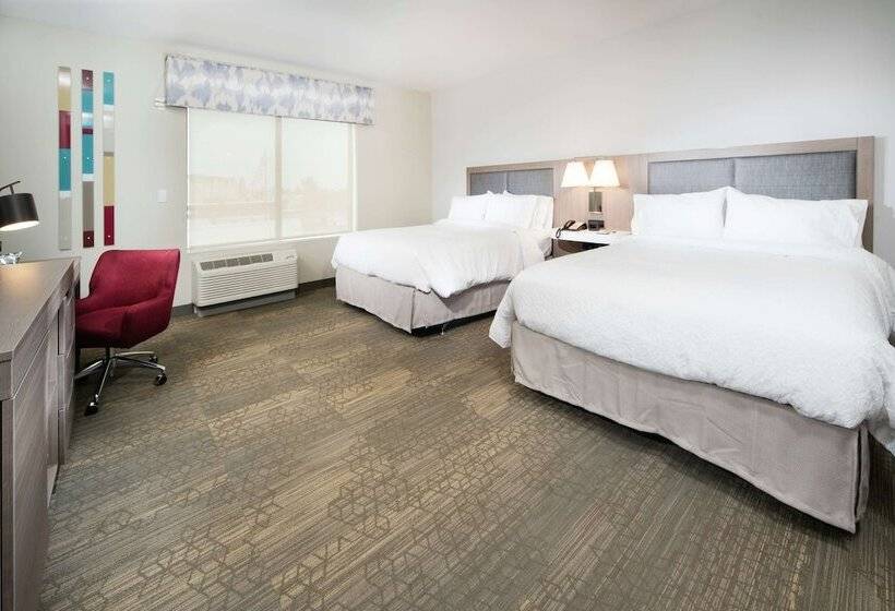 Отель Hampton Inn & Suites Santa Maria