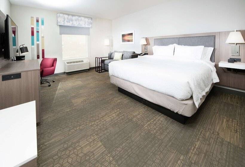 Отель Hampton Inn & Suites Santa Maria