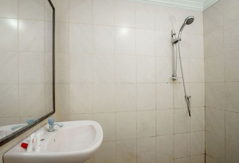 בית מלון כפרי Oyo 1005  Kumala