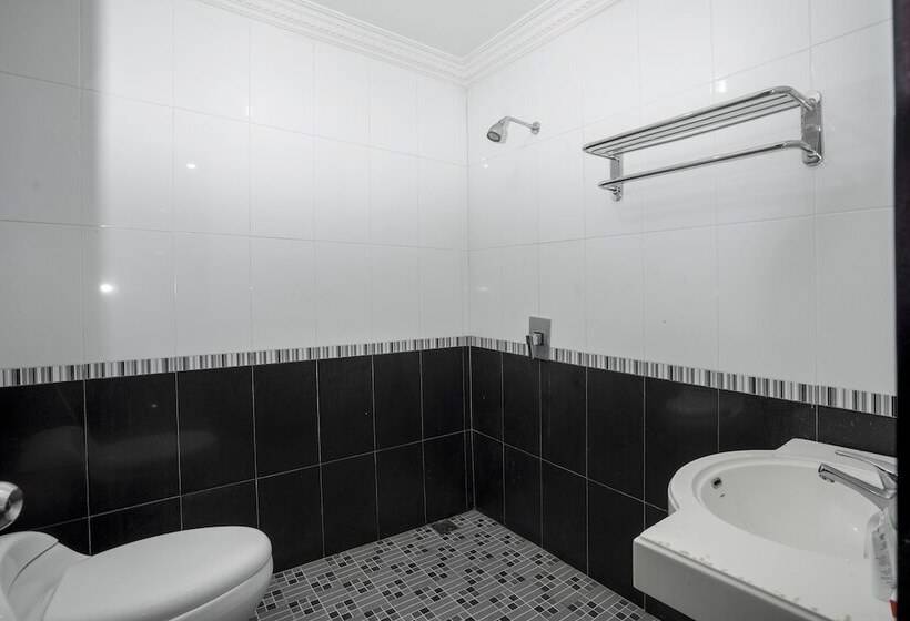 בית מלון כפרי Oyo 1005  Kumala